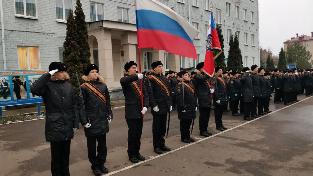 Александр Богомаз посетил Клинцовскую кадетскую школу «Юный спасатель»