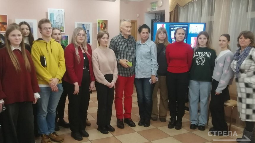 В Брянске открылась фотовыставка Виктора Печенева «Из жизни стекла»