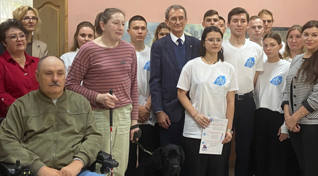 В Брянске член ЦИК Николай Левичев провел встречу с волонтерами