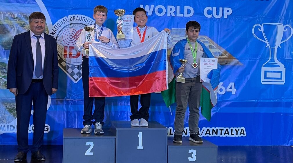 Илья Мглинец из Жуковки стал призером первенств мира по шашкам