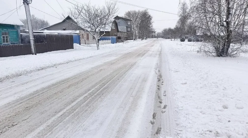 В Брянской области идет оперативная уборка дорог от снега