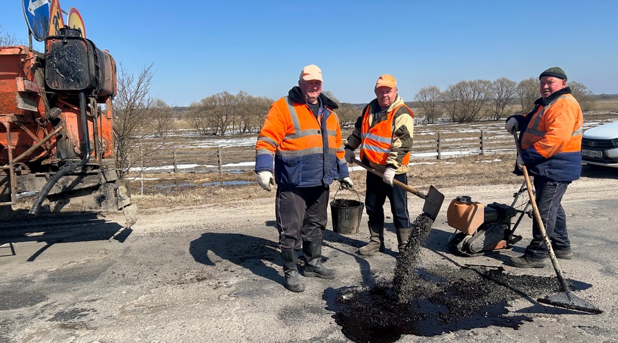 В Брасовском районе  ремонтируют дороги