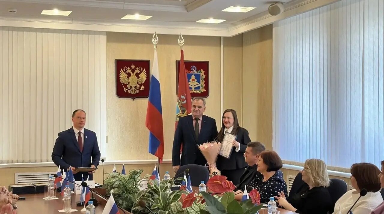 В Брянке прошло награждение сотрудников учреждений культуры