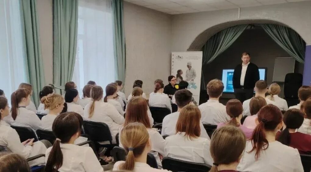 В Брянске состоялась встреча для студентов — выпускников