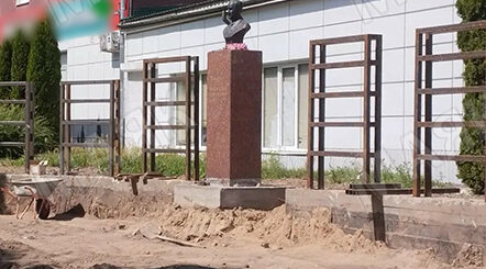 В Новозыбкове продолжается реконструкция Аллеи Славы