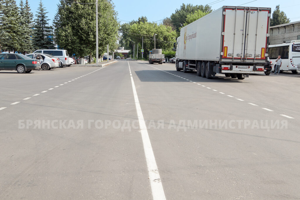 В Брянске завершился ремонт автодороги по улице Проектируемой