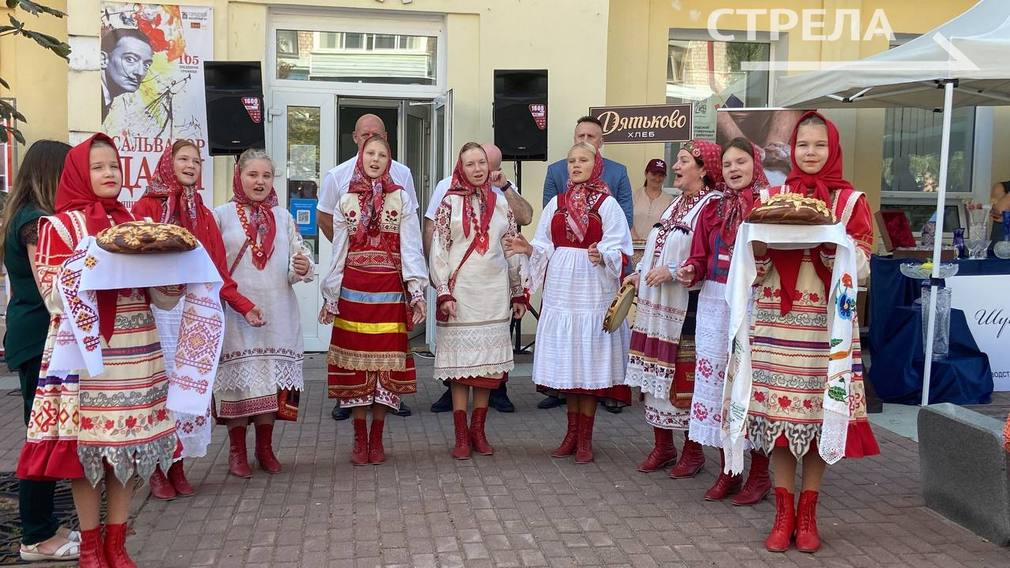 В Брянске в рамках Дней муниципалитетов экспозиции представили Дятьковский район и Жуковский округ
