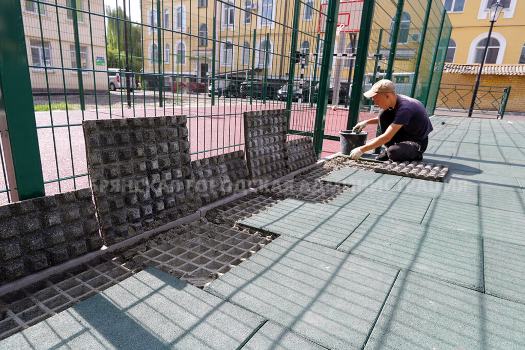 В трёх из пяти дворов в Брянске завершён капитальный ремонт