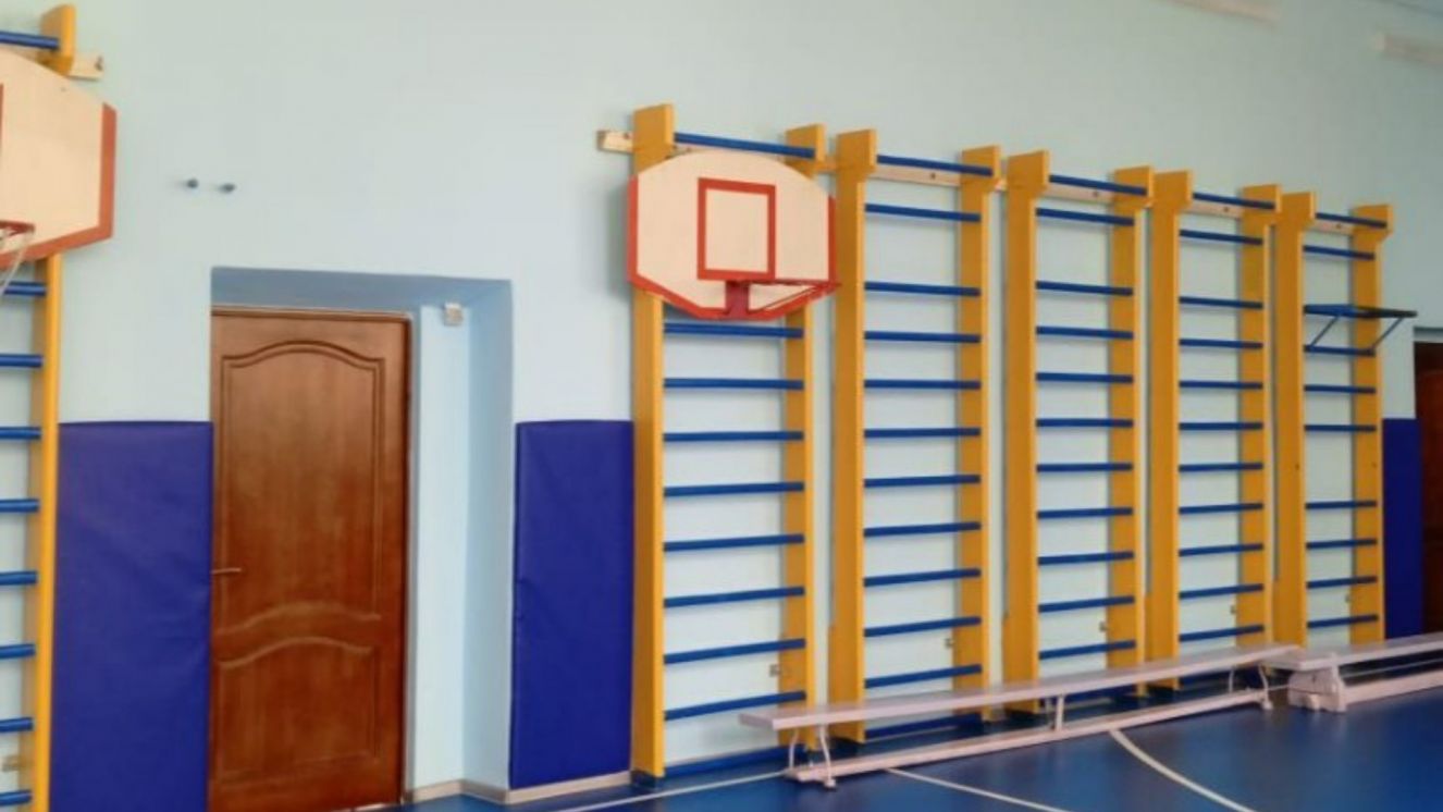 В брянских школа продолжается капитальный ремонт спортзалов