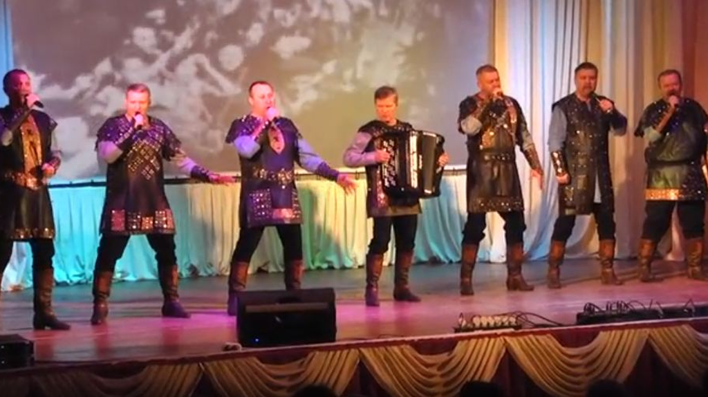 Брянский ансамбль народной музыки «Ватага» выступил в приграничном Стародубе