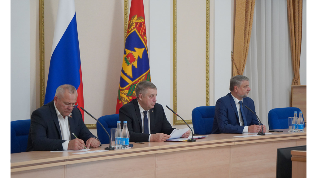 Губернатор Брянской области потребовал дать правовую оценку каждому факту сбоя в подаче тепла