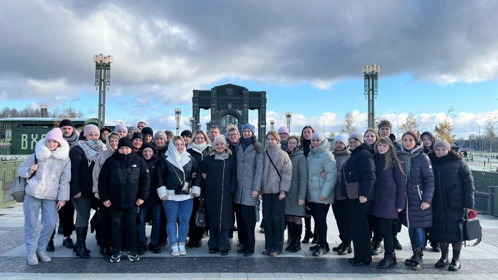 Делегация Комаричского района побывала в Музейно-храмовом комплексе ВС РФ