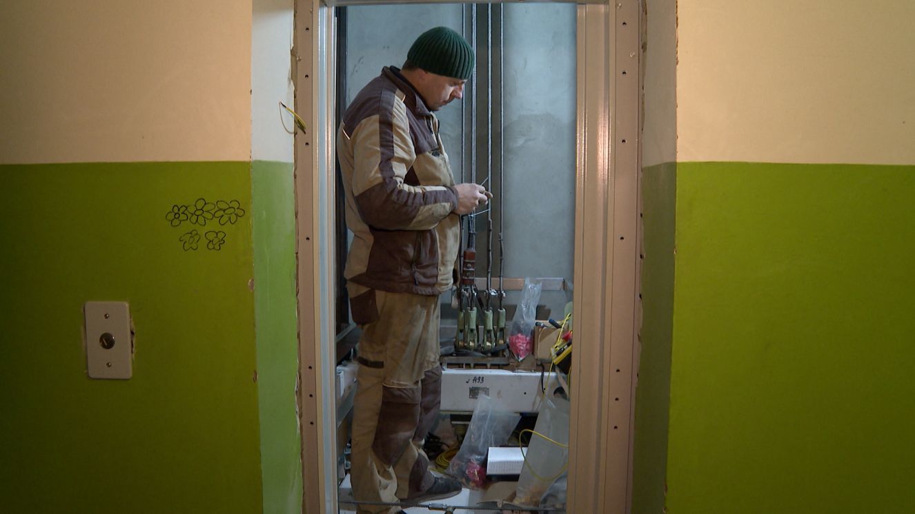 В многоквартирных домах Брянской области установили 160 новых лифтов