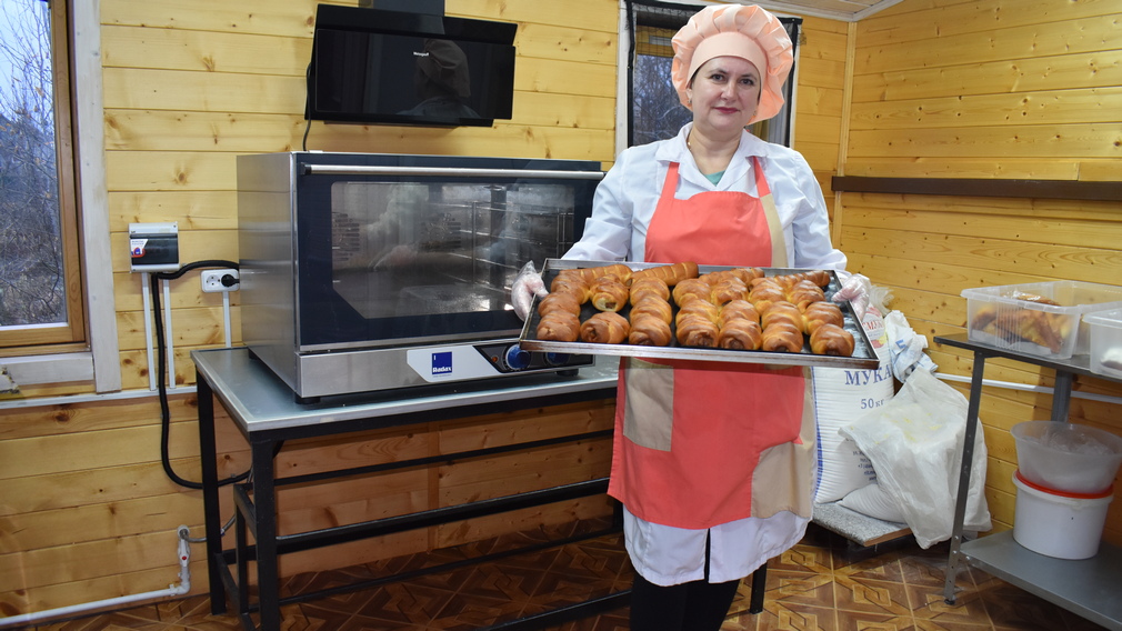 Жительница Клетни по соцконтракту открыла кондитерскую
