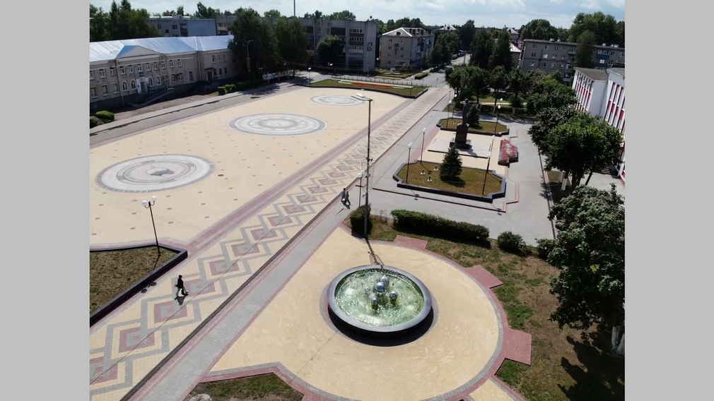 В 2024 году в Унече благоустроили центральную городскую площадь