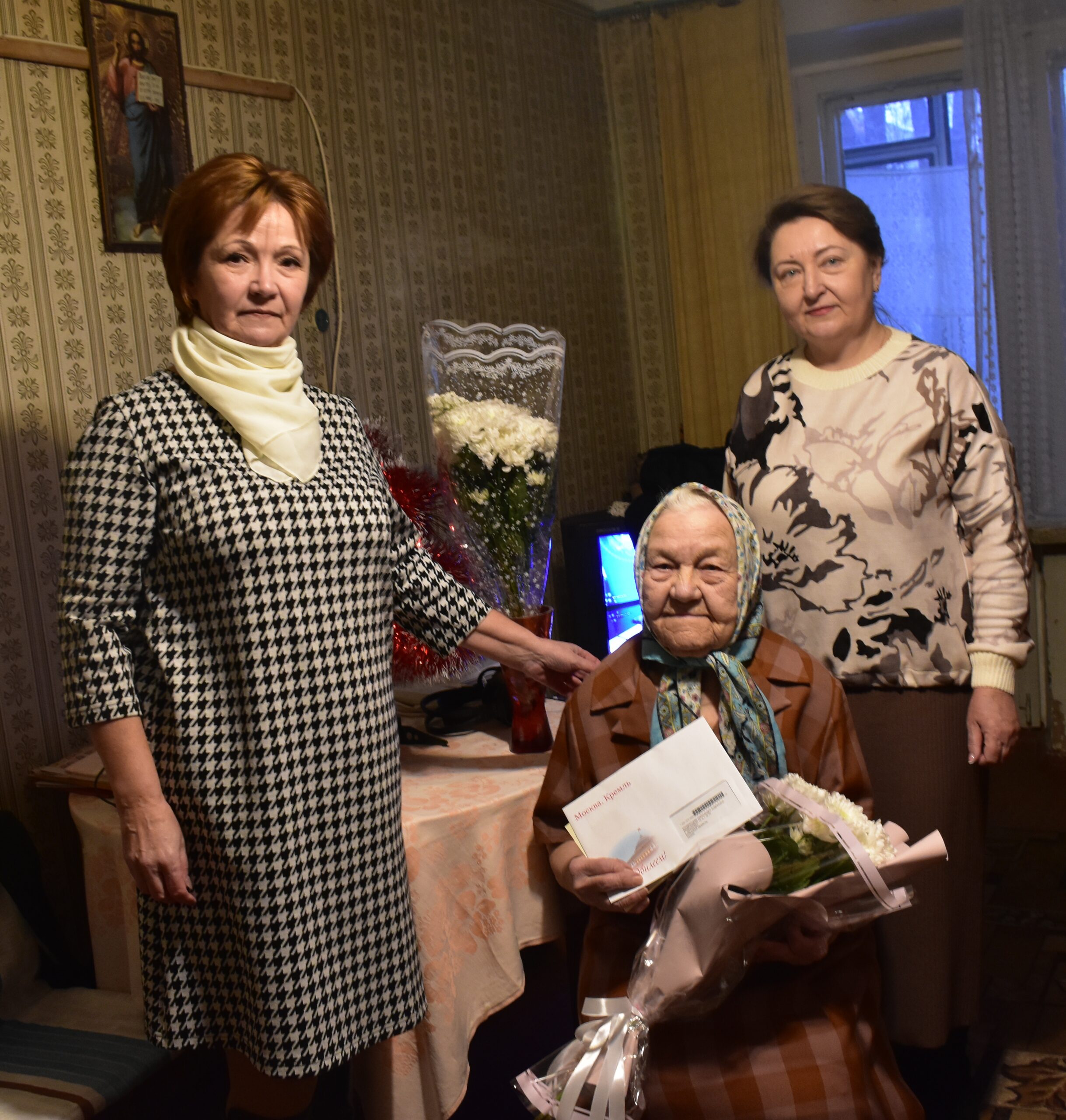 Александра Андреевна Кондратьева отмечает вековой юбилей
