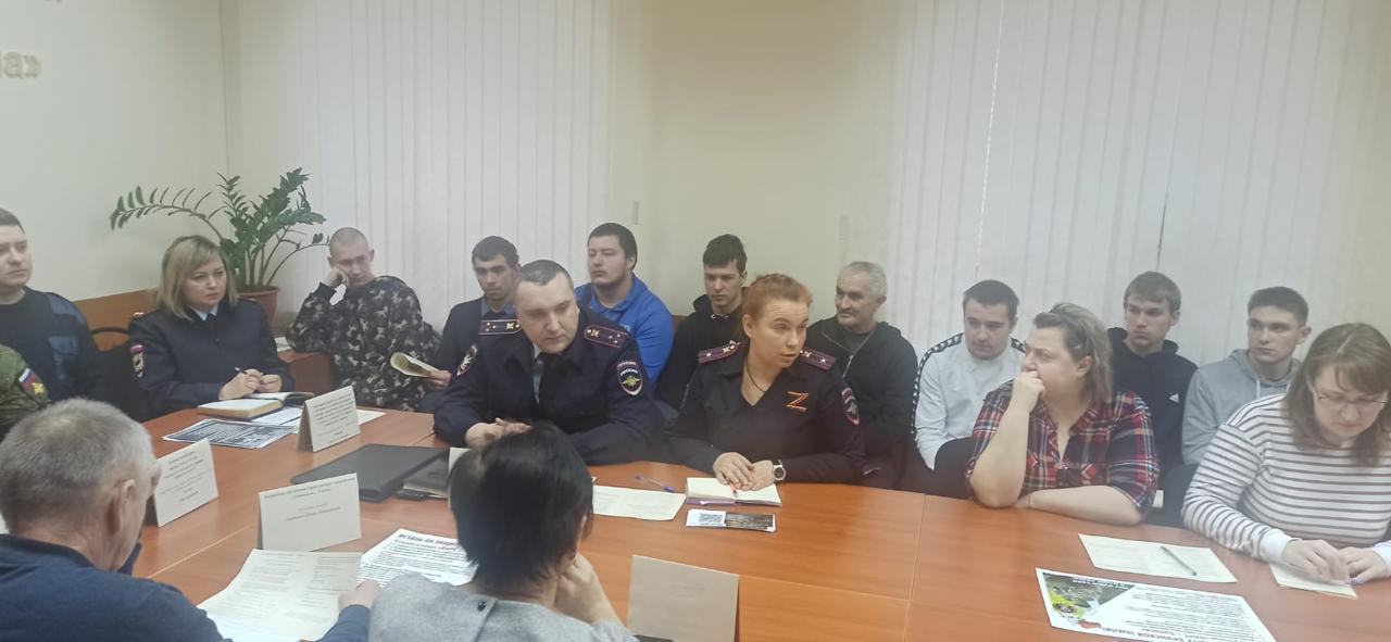 Ярмарка рабочих мест помогает отделению железнодорожной полиции в подборе кадров