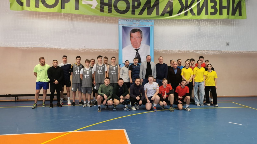 В брянской Жуковке проходит волейбольный турнир памяти Владимира Игнатенко