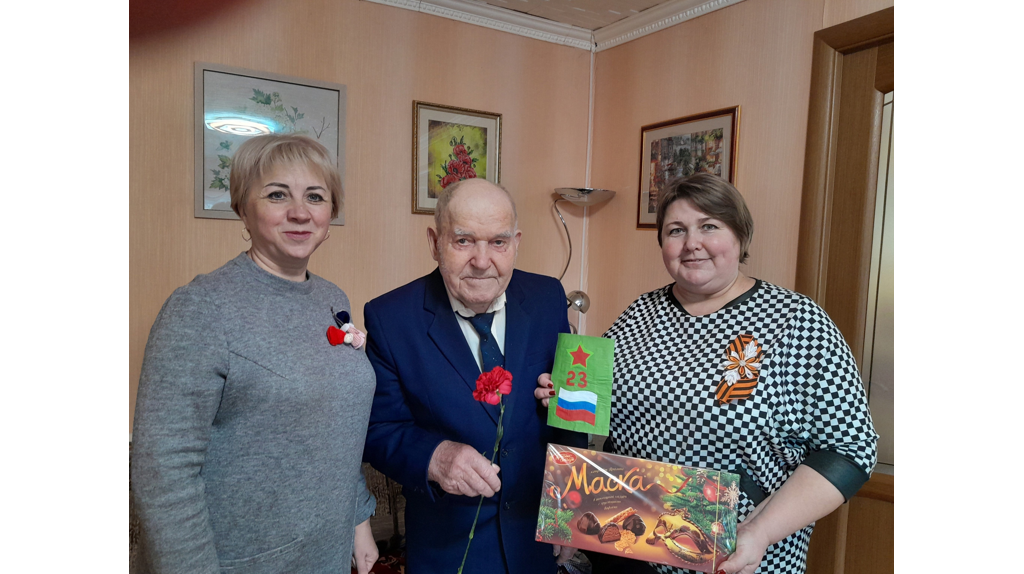 Дубровского ветерана Великой Отечественной войны Юрия Галичева поздравили с 23 февраля