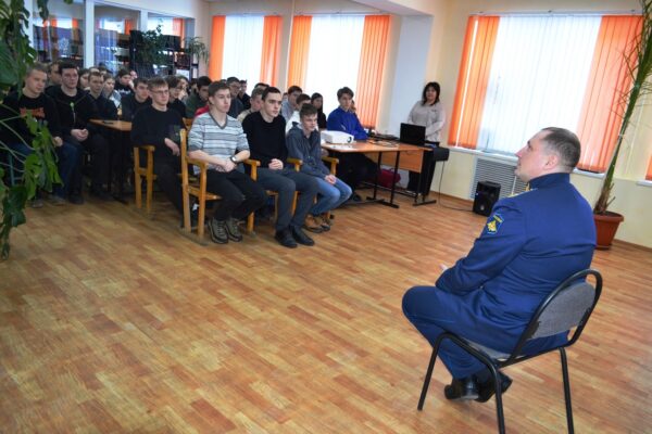 Карачевские студенты встретились с участником СВО