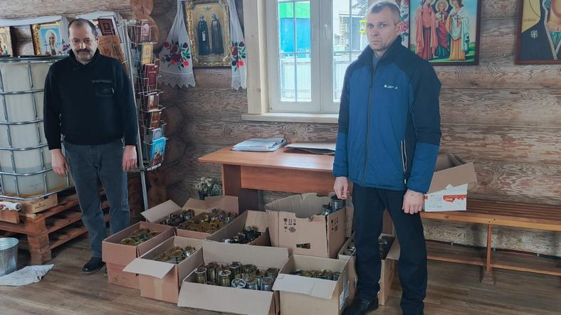 На Брянщине волонтеры из Клетни изготовили 300 окопных свечей для бойцов СВО