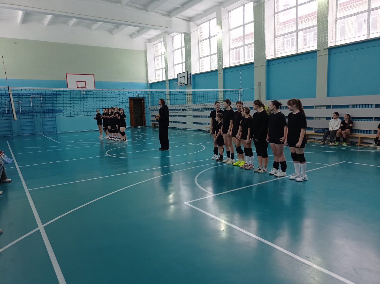 В г.Дятьково прошли соревнования по волейболу