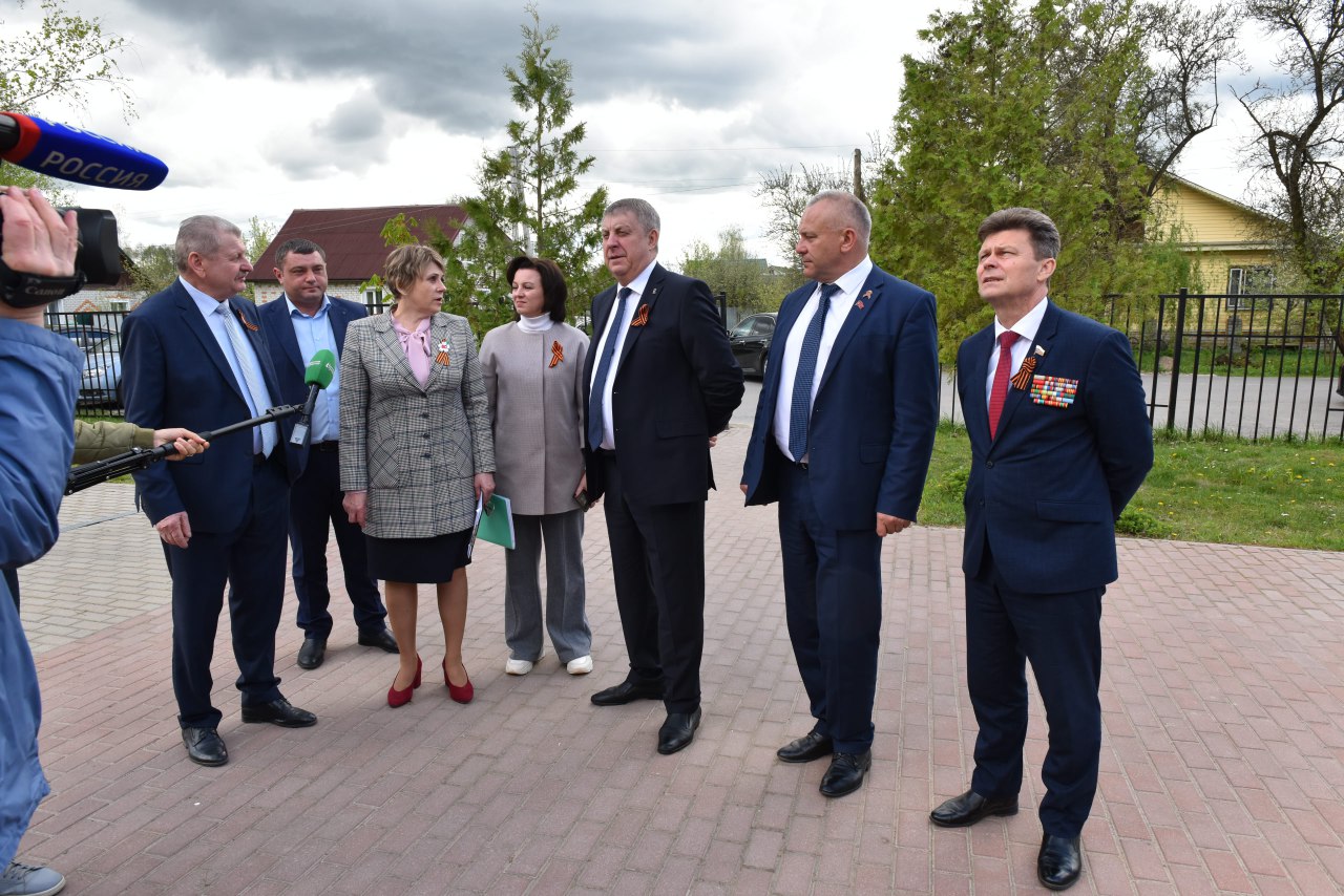 В Клетне продолжается ремонт школы №1