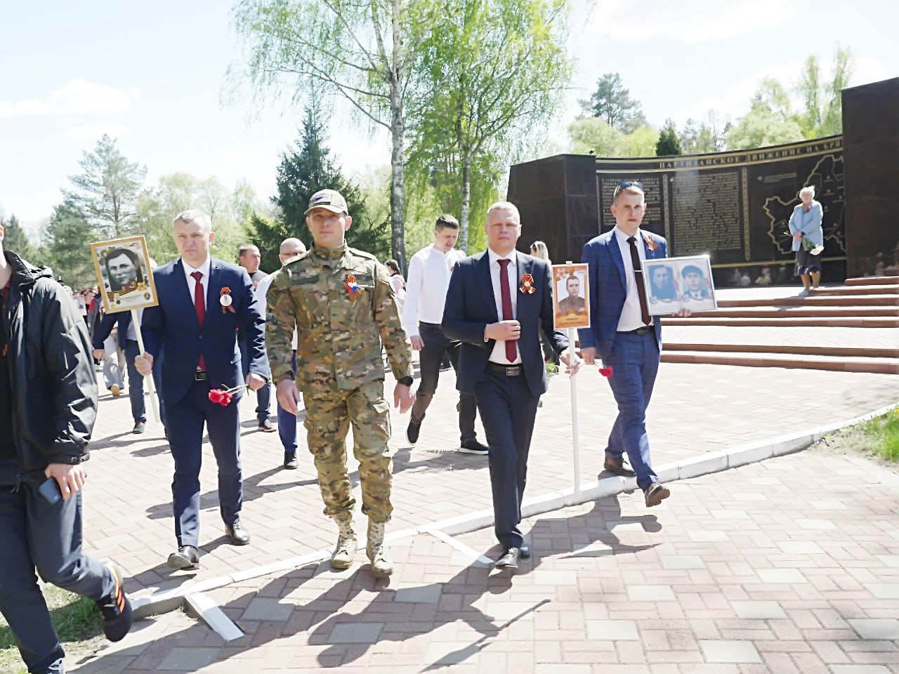 Бойцы отряда «БАРС-Брянск» и коллектив «Брянсксельмаш» День Победы встречают вместе