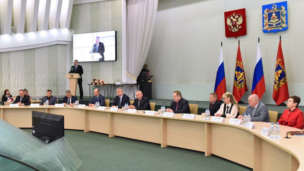 Александр Богомаз наградил специалистов Брянского филиала РТРС