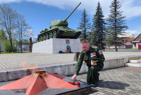 Клетнянский защитник Дмитрий Фролов минутой молчания почтил память земляков-героев