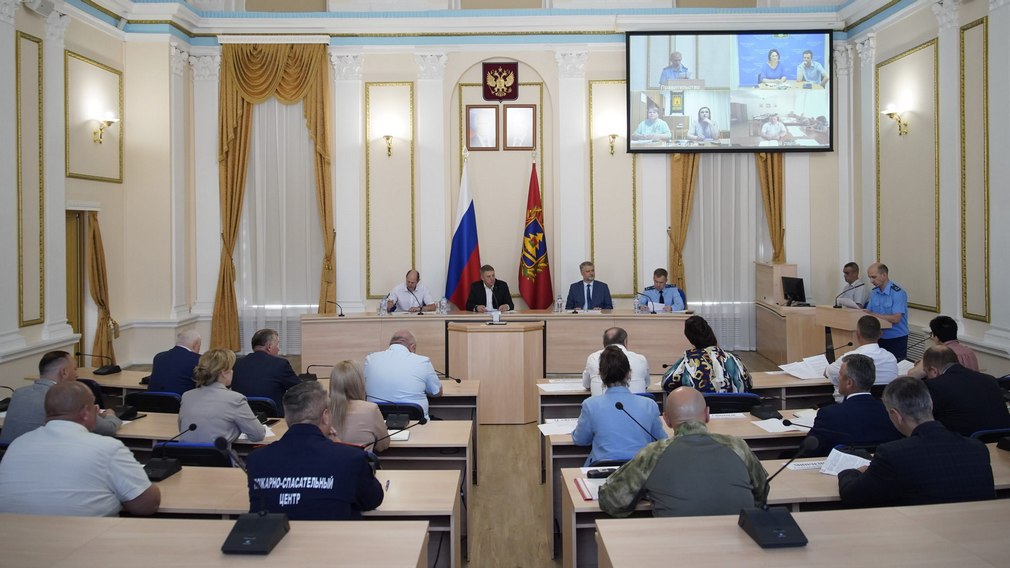 В Брянске прошло заседание комиссии по координации работы по противодействию коррупции