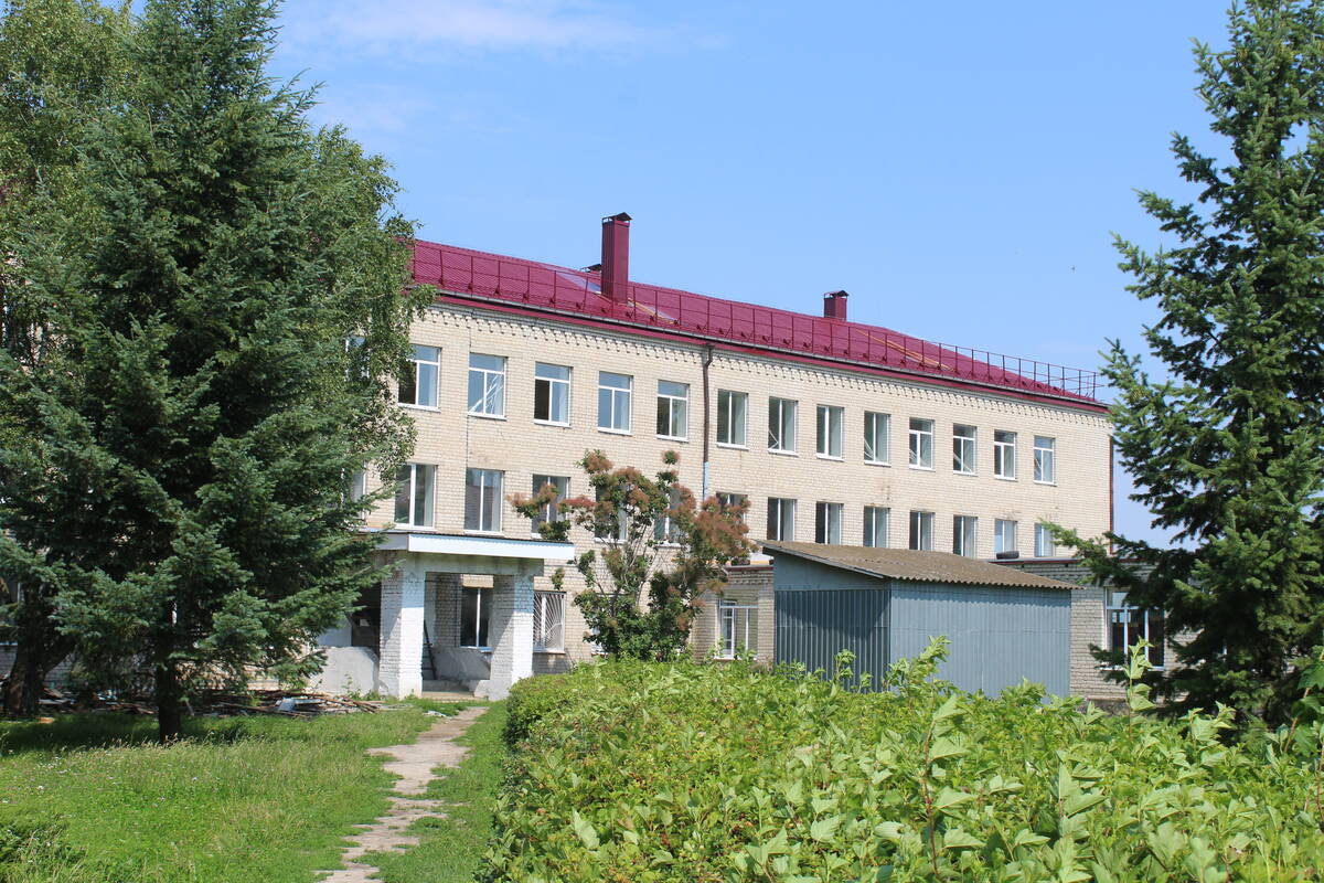 На Брянщине проводится капремонт второго корпуса Комаричской средней школы №2