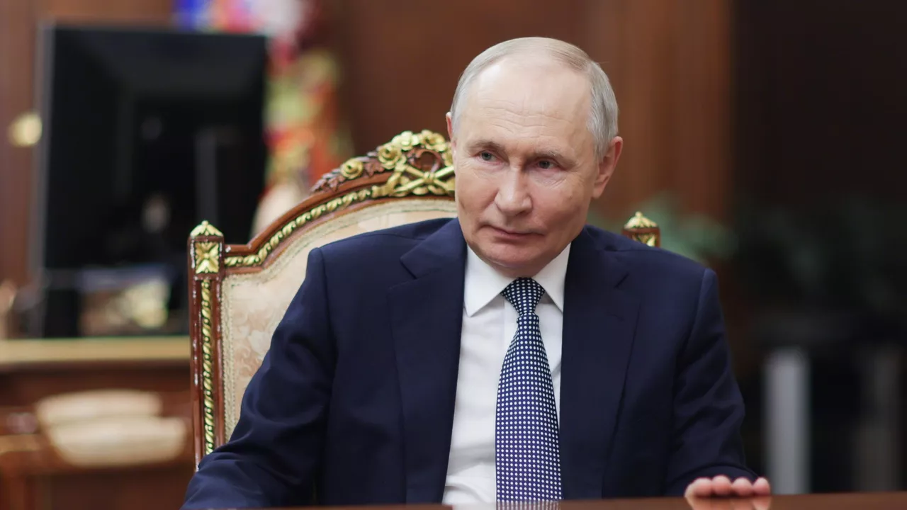 Президент РФ пообщался с автодорожником из Брянской области
