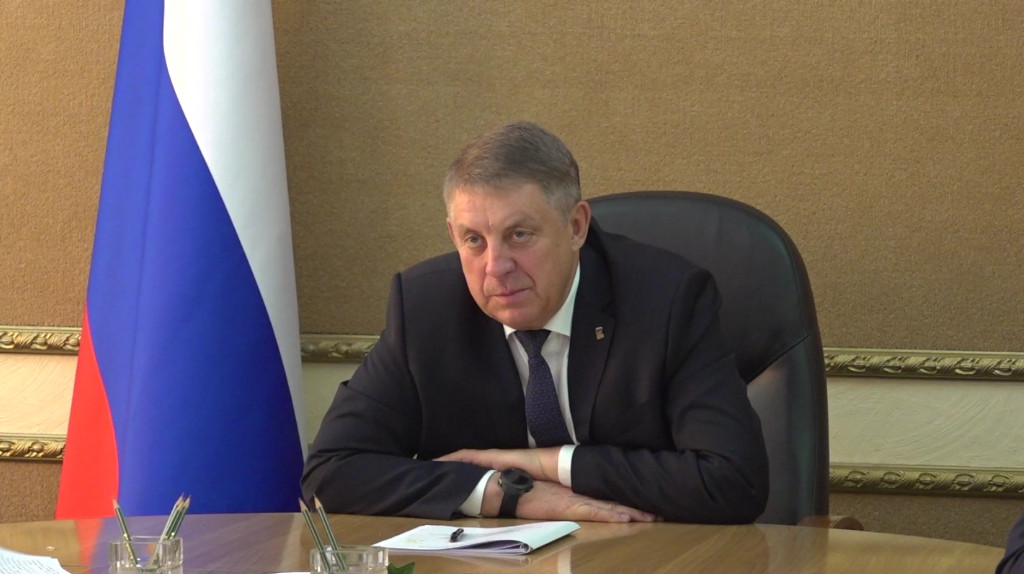 Губернатор Александр Богомаз провел совещание по подготовке к отопительному сезону