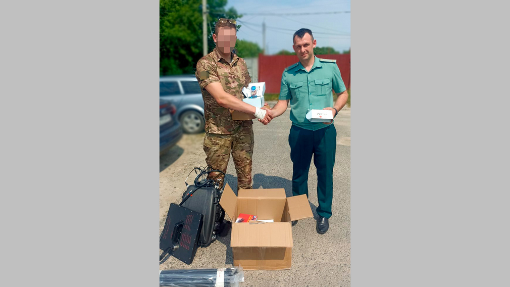 Военнослужащие Брянской таможни передали гуманитарную помощь участникам СВО