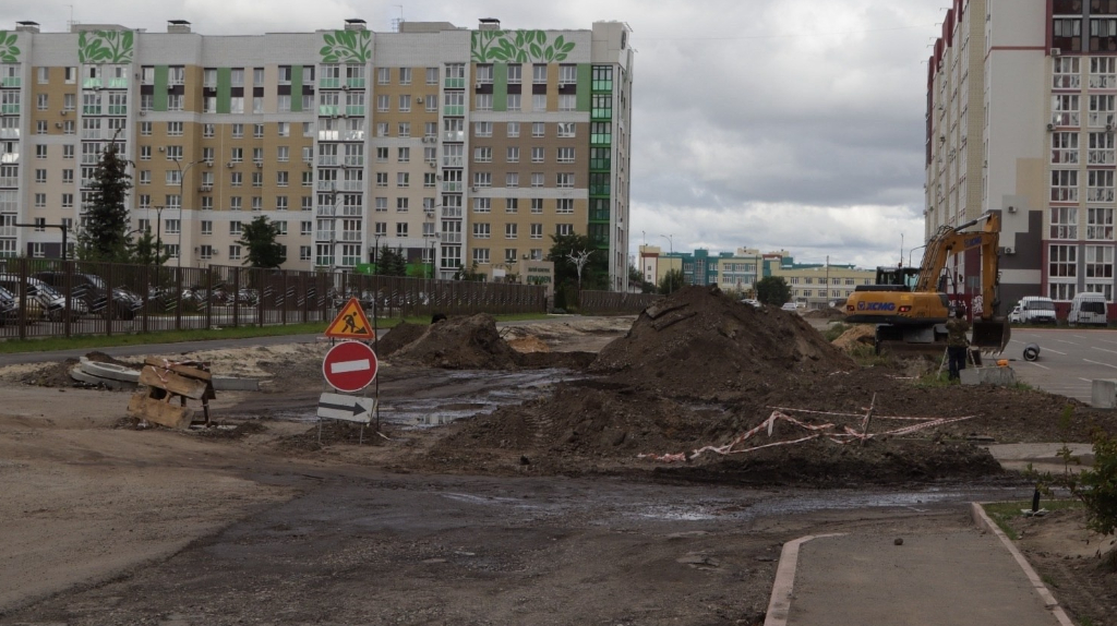 В Брянске, по улице Строкина Советского района проводят капитальный ремонт дороги