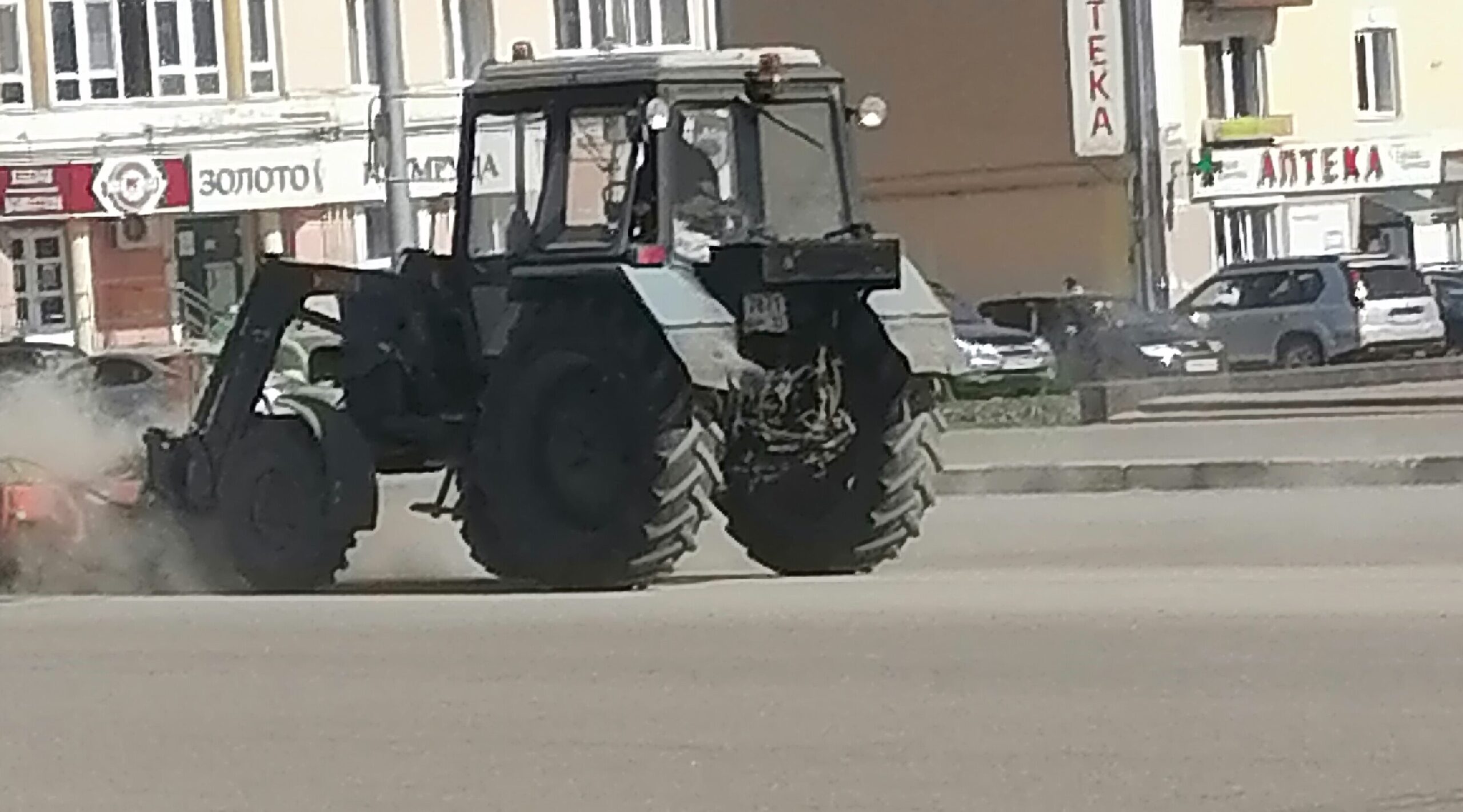 В Брянске на улице Крахмалёва  отремонтируют участок дороги