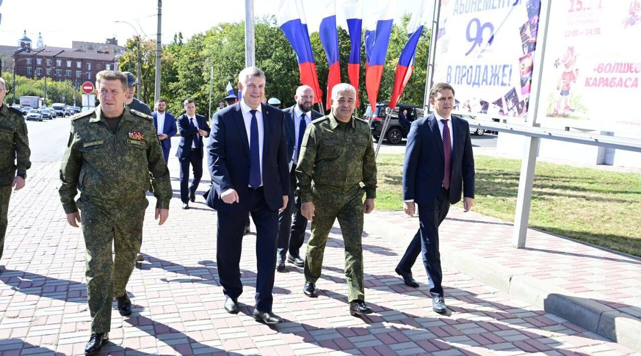 Александр Богомаз поздравил коллегу из Курской области со вступлением в должность