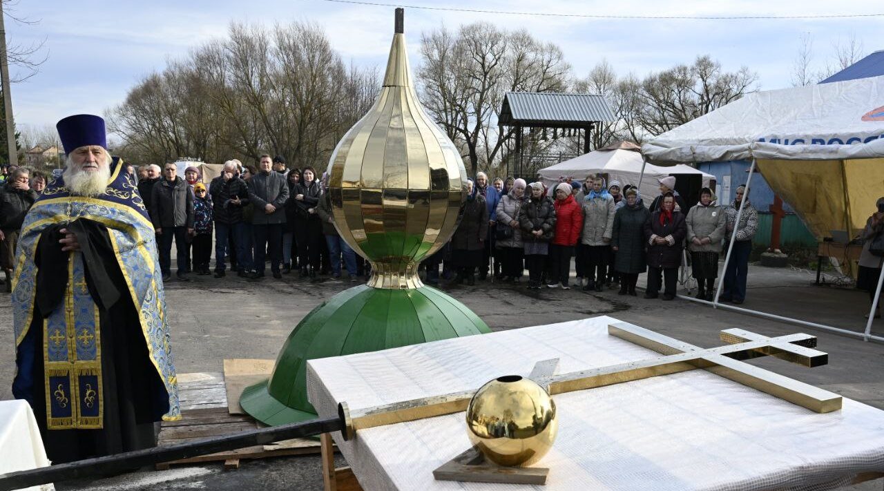 В селе Селечня посвятили купол храма