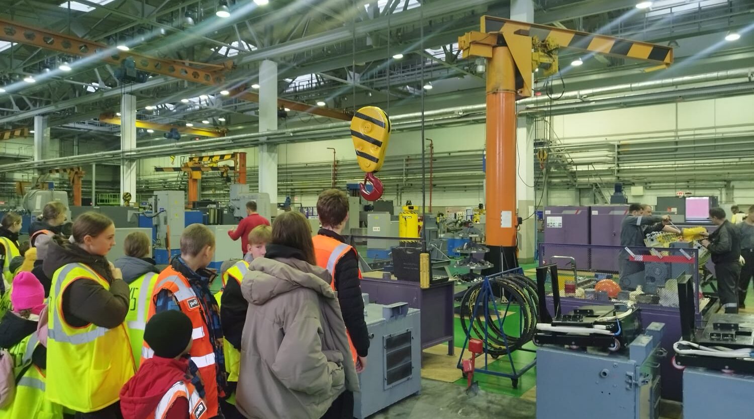 Брянское отделение полиции РЖД провело урок безопасности для школьников