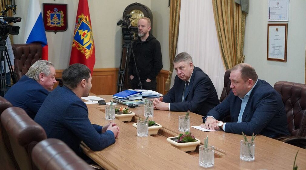 Александр Богомаз пожелал команде «Динамо-Брянск» двигаться вперед