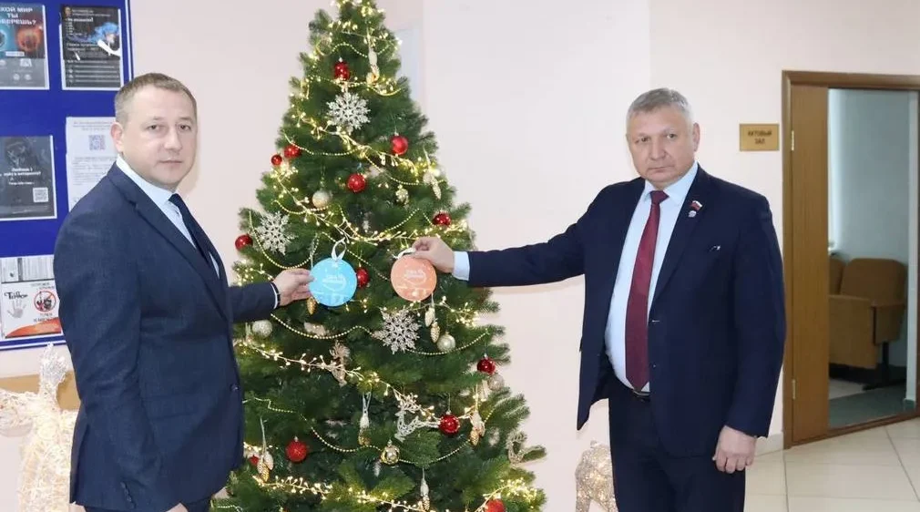 В акции «Елка желаний» участвуют руководители Брянского района