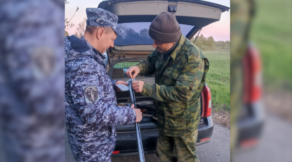 В связи с наступающими новогодними праздниками сотрудники Росгвардии напоминают об ответственности владельцев оружия