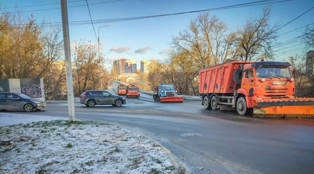На борьбу с гололёдом вышли Брянские дорожники