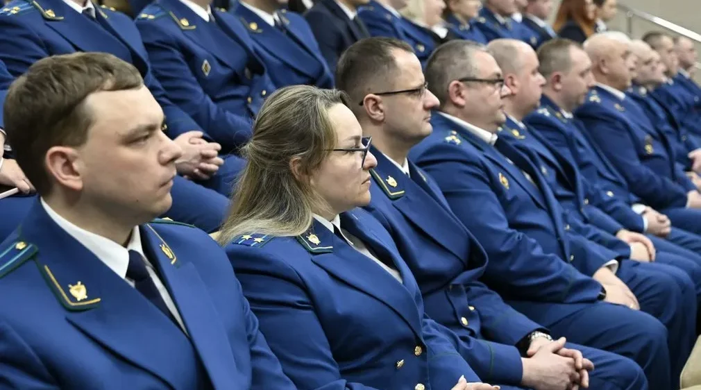 Признательность ветеранам брянской прокуратуры выразил Александр Богомаз