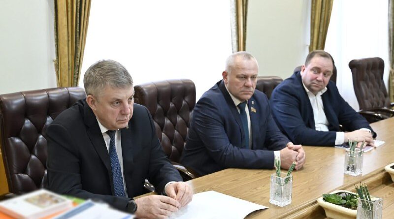 Состоялась рабочая встреча Александра Богомаза и Виталия Явельского