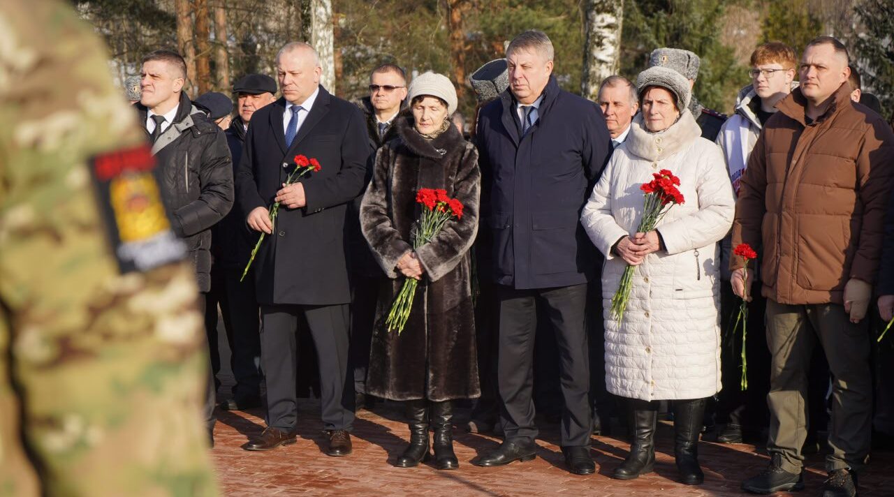 Слова огромной благодарности родителям, воспитавшим настоящих Героев выразил Александр Богомаз