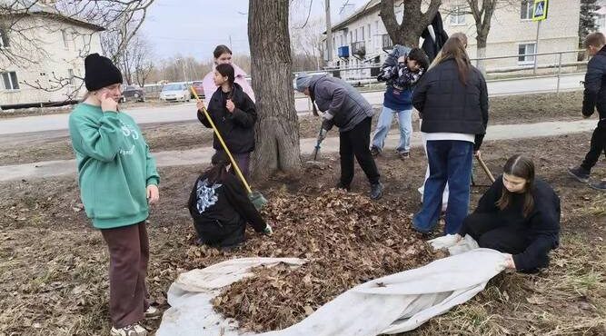 На Брянщине учащиеся и педагоги  провели  субботник