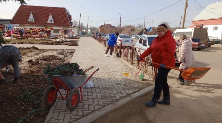 Жители Жирятинского района провели субботник