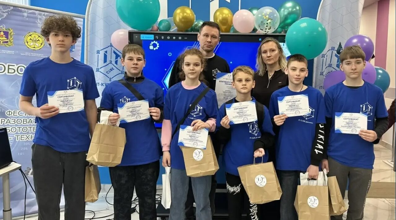 Чистый победный хет-трик команд «АЙТИ-куба» г.Дятьково на «Робомире-2026»